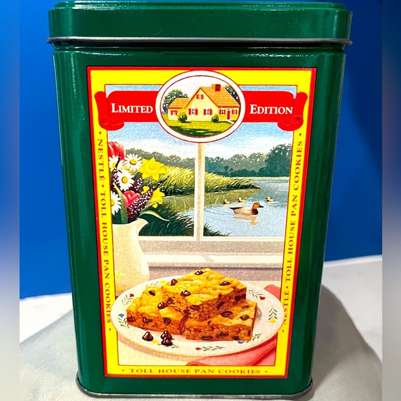 Vintage Limited Edition Nestle Toll House Collectible Cookie Tin - Picture 1 of 8